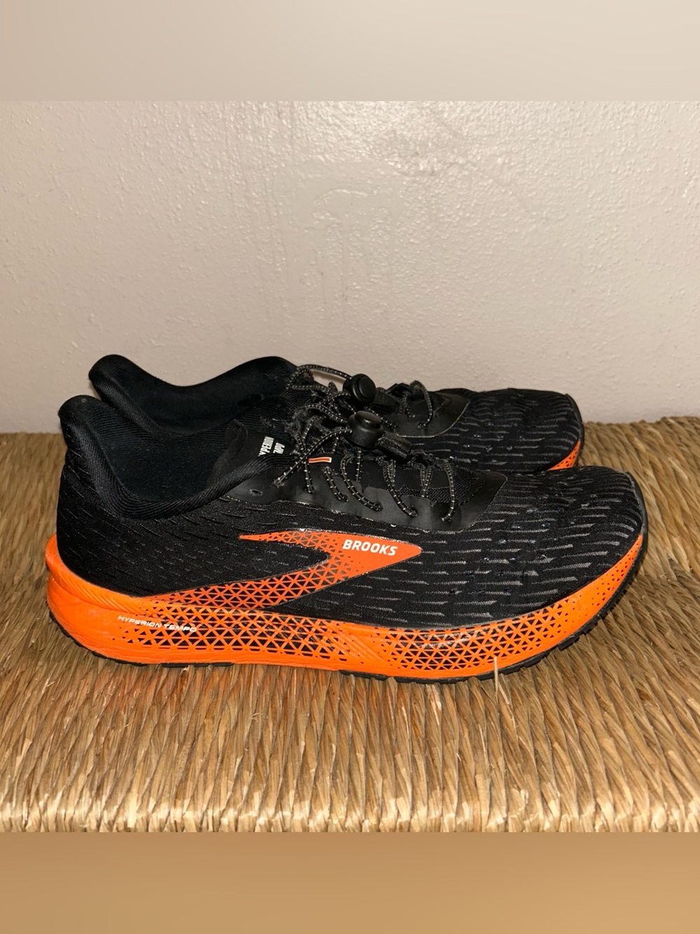 Brooks Men's Black & Orange Hyperion Tempo Running Shoes